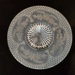 Beautiful Vintage Etched Glass Plate Floral with Starburst Bottom 10" Diameter